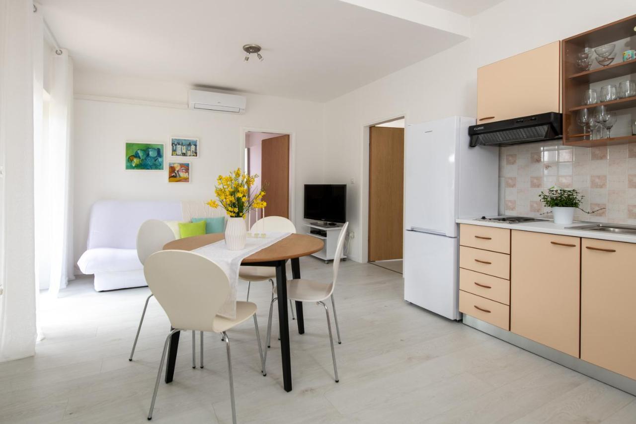 Apartment Alex Лабин Экстерьер фото